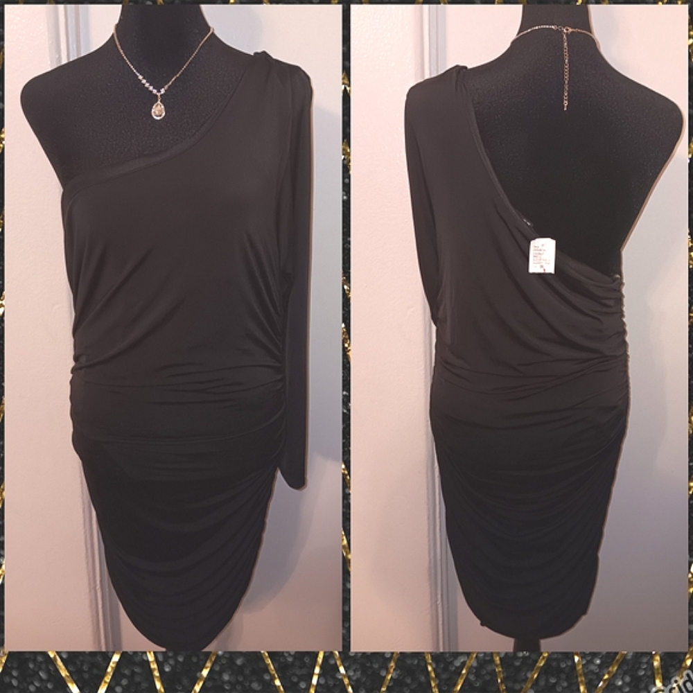 Lady in black bundle